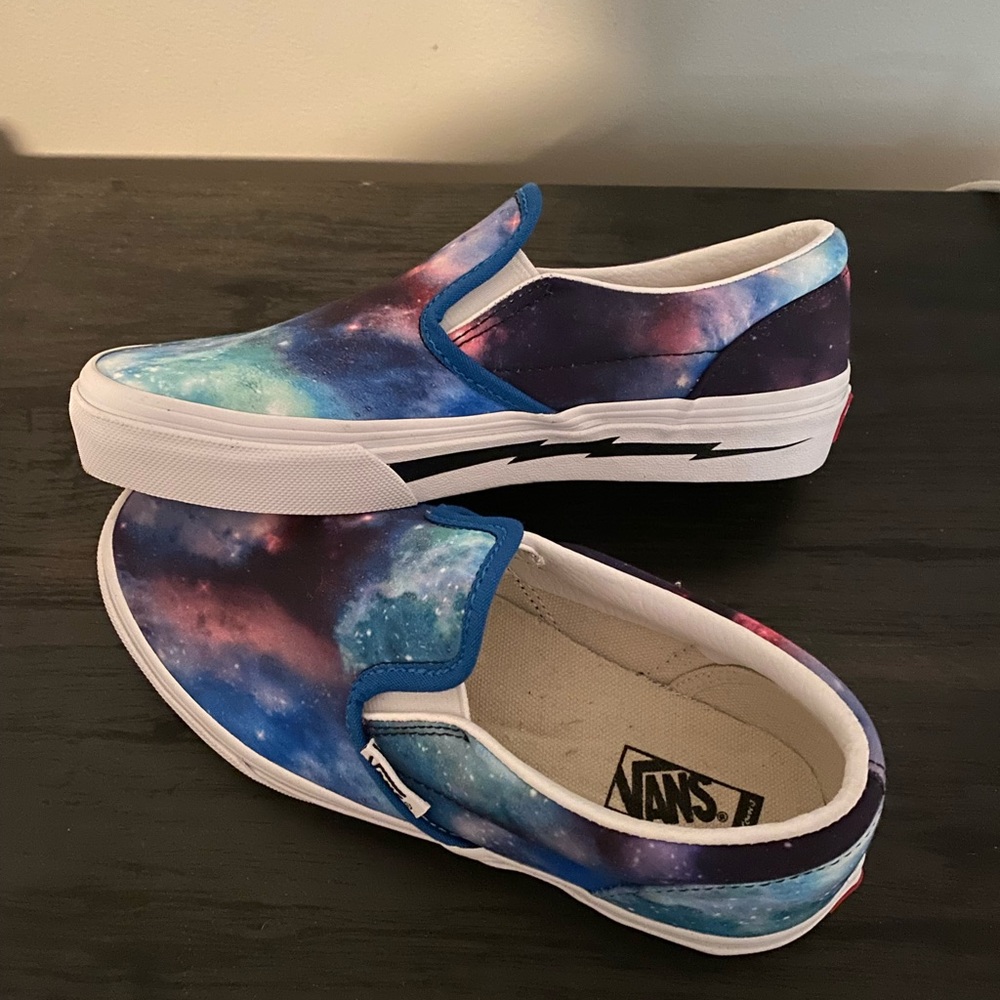 BRAND NEW KIDS VANS